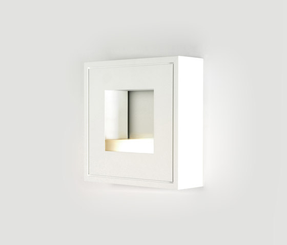 WHITE LINE WALL MEDIUM | Lámparas de pared | PVD Concept