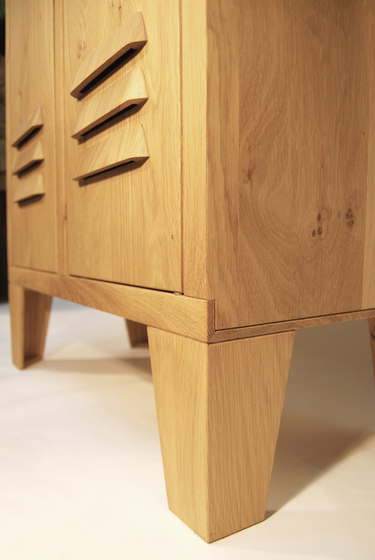 Locky 2 Solid Oak cabinet | Cabinets | Tuttobene