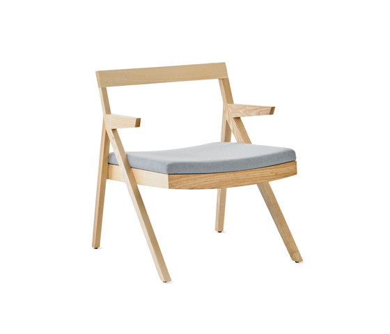 Noka Lounge Chair with Arms | Fauteuils | Studio TK