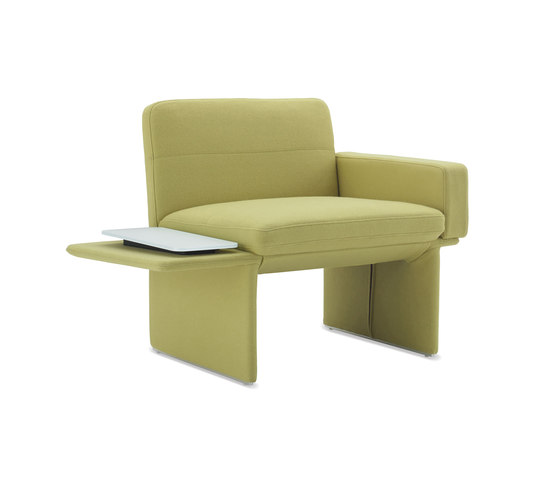 Pai Lounge Chair with Arm and Tablet | Fauteuils | Studio TK