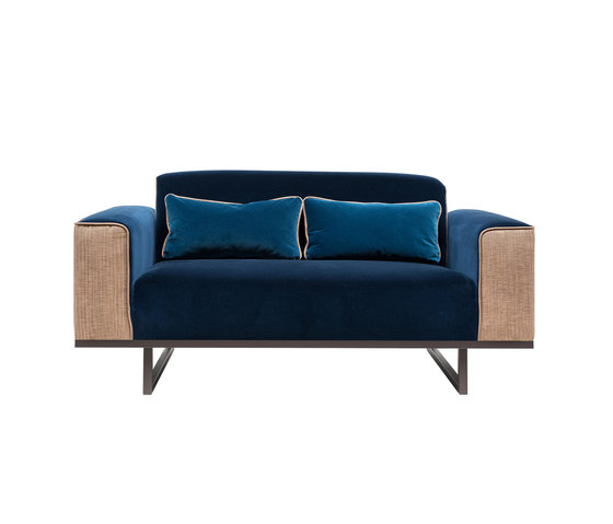 Safari GP02 Sofa | Canapés | Ghyczy