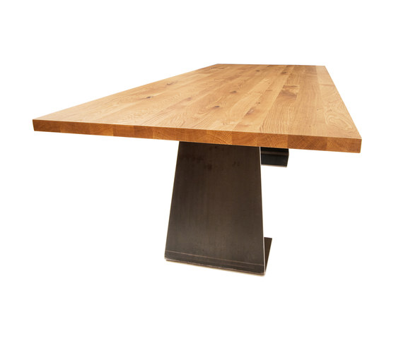 Zsteel | Dining tables | MBzwo
