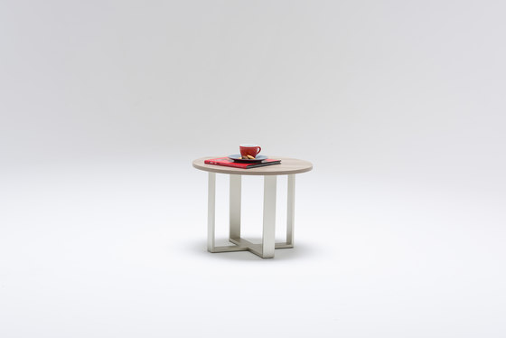 Nikkey Coffee Table | Mesas auxiliares | ERSA