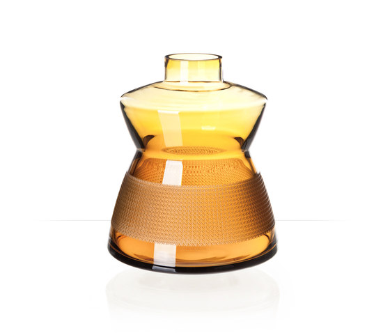 FRANTISEK VIZNER LIMITED EDITION 2016 vase 305/amber | Vases | Bomma