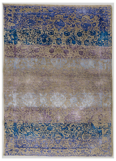 Designer Isfahan Abrashed Floral Cartouches in Turquoise Blue and Violet on Silver Grey | Tapis / Tapis de designers | Zollanvari