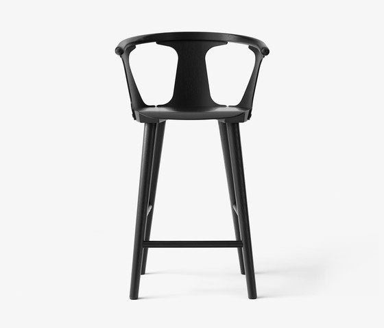 In Between SK7 Black Lacquered Oak | Bar stools | &TRADITION