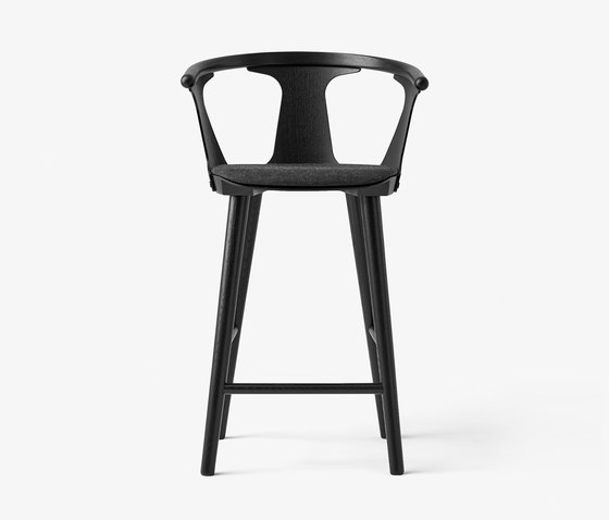 In Between SK8 Black Lacquered Oak | Bar stools | &TRADITION