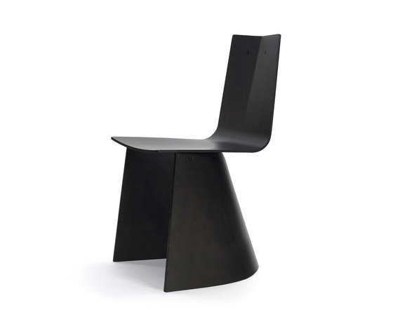 Venus Black Edition | Chairs | ClassiCon