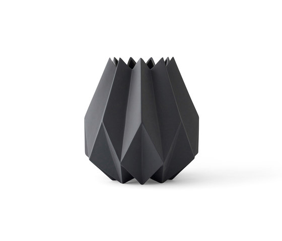 Folded Vase | Tall Carbon | Floreros | Audo Copenhagen