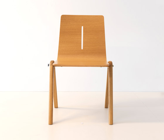 Cross A line Chair | Stühle | dutchglobe