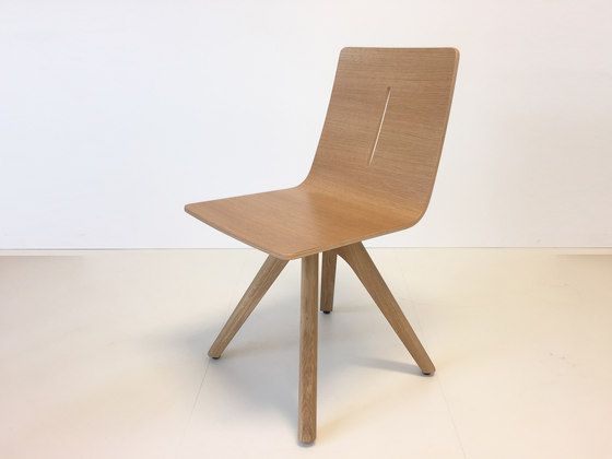 Cross Solid Chair | Chaises | dutchglobe