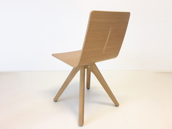 Cross Solid Chair | Sillas | dutchglobe