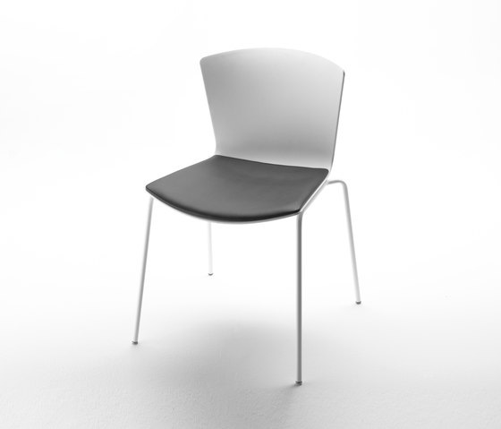 Slam Side Chair 4 Leg Base | Stühle | Leland International