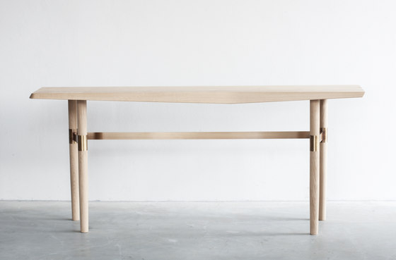 Darling Point console | Consolle | Van Rossum