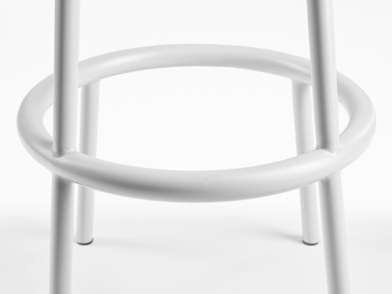 Volar 750 white | Bar stools | Derlot