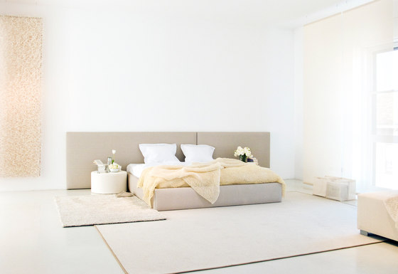 Woodnotes Bed | Frame | stone white | Bedframes | Woodnotes