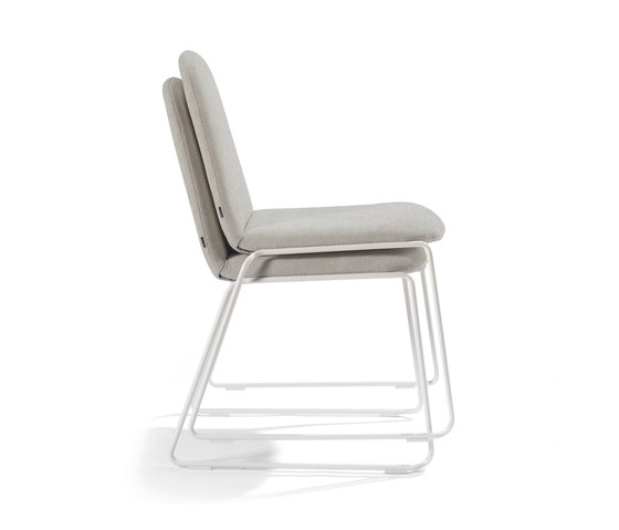 Loop dining chair | Chaises | Manutti