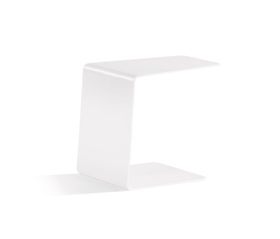 Closed 36 - Outdoor Sidetable | Tables d'appoint | Manutti