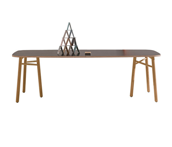 Sakti | Dining tables | Discipline