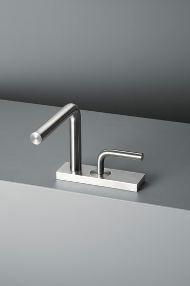 Levo | Stainless steel Wash Basin Mixer | Grifería para lavabos | Quadrodesign