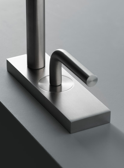 Levo | Stainless steel Wash Basin Mixer | Robinetterie pour lavabo | Quadrodesign