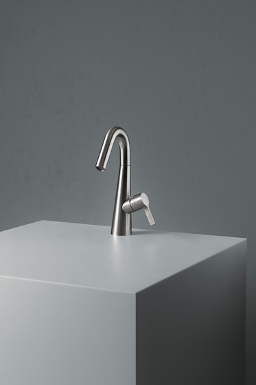 Volcano | Stainless steel Deck mounted mixer | Robinetterie pour lavabo | Quadrodesign