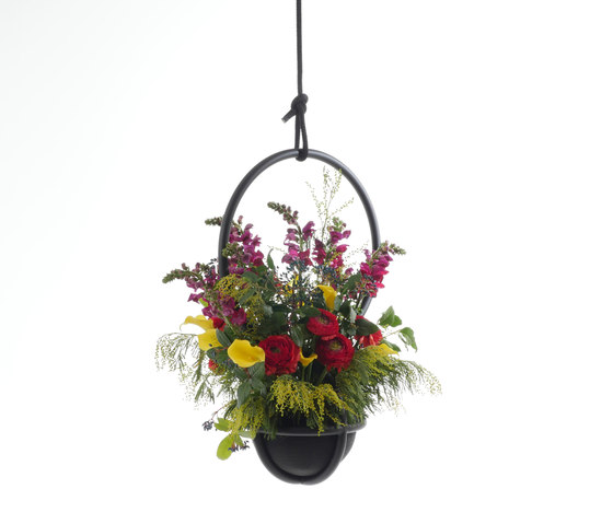 Blumenkugel Edition hanging room object | Pots de fleurs | Atelier Haußmann