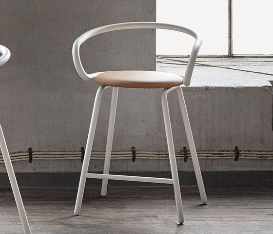 Kaloo stool 630 | Bar stools | Materia