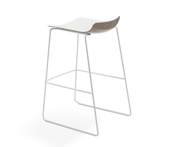 nooi bar chair | Bar stools | Wiesner-Hager