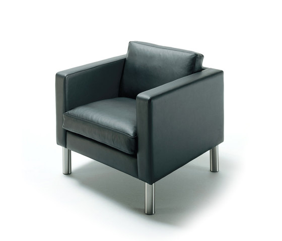 HJM Boston Easychair | Armchairs | Stouby
