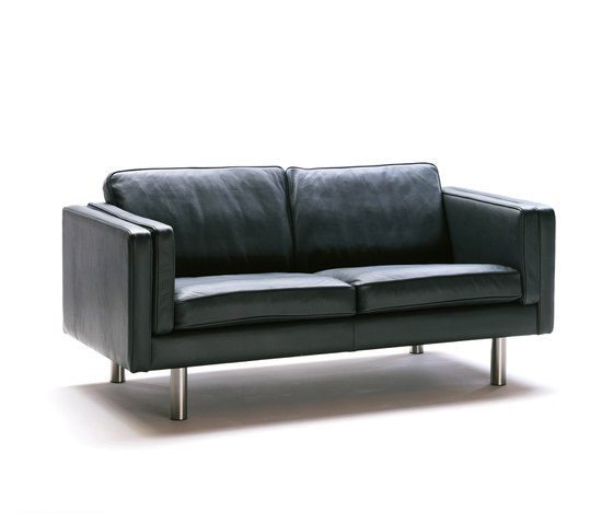 HJM 24 Sofa | Sofás | Stouby