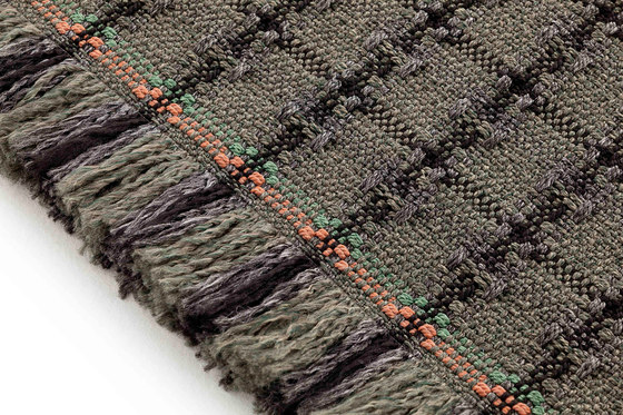 Garden Layers Rug Checks green | Tappeti / Tappeti design | GAN