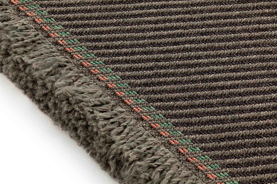 Garden Layers Rug Diagonal aloe-grey | Tappeti / Tappeti design | GAN