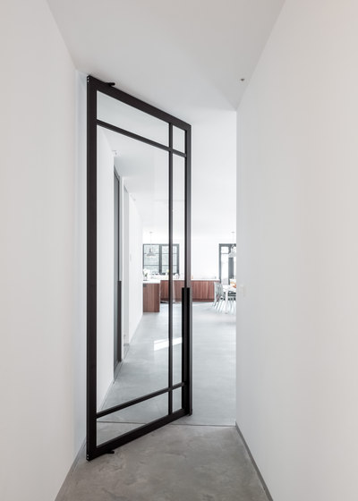 Portapivot 6530 | double door black anodized | Internal doors | PortaPivot