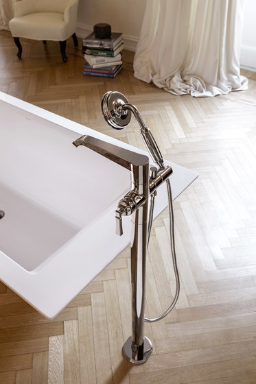 Finezza - Floor-mounted bathtub mixer | Robinetterie pour baignoire | Graff