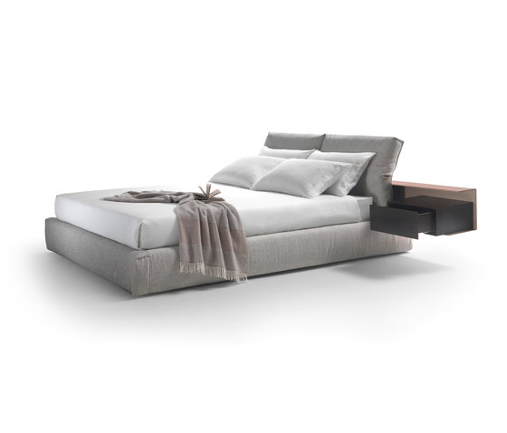 Newbridge Bed | Camas | Flexform