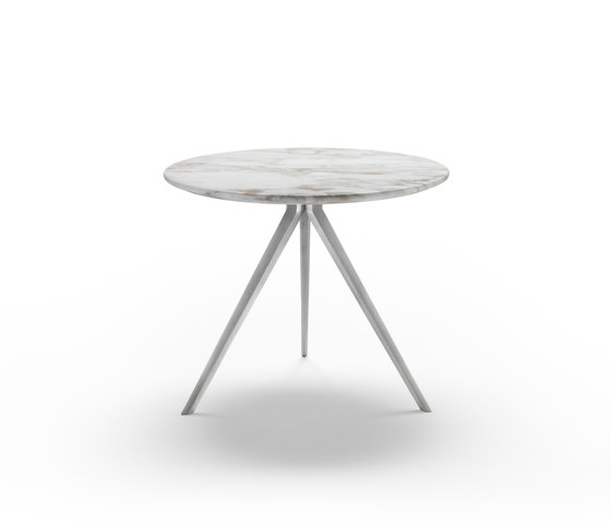 Zefiro | Side tables | Flexform