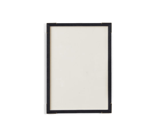 Epaulette 'Black Edition' A4 | brass corners | Picture frames | Vij5