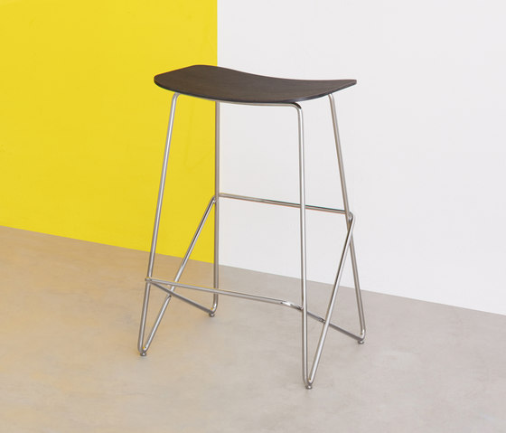 Endless stool | Bar stools | Desalto
