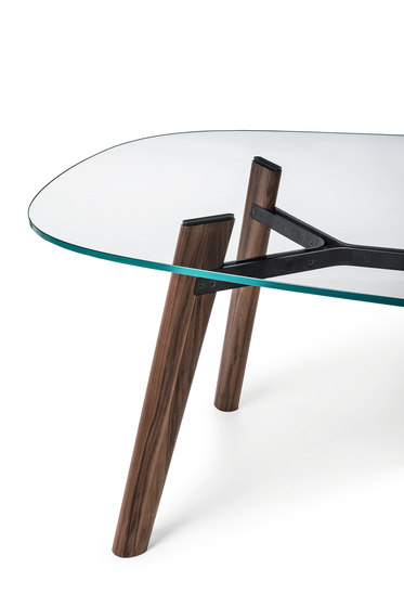 Beleos Table | Dining tables | Bross