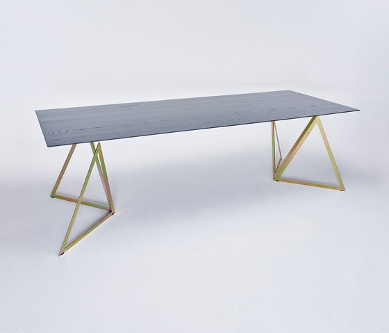 Steel Stand Table - gold galvanisiert/ esche schwarz | Esstische | NEO/CRAFT