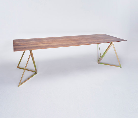 Steel Stand Table - gold galvanisiert/ walnuss | Esstische | NEO/CRAFT