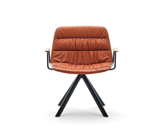 Maarten Lounge Chair | Poltrone | viccarbe