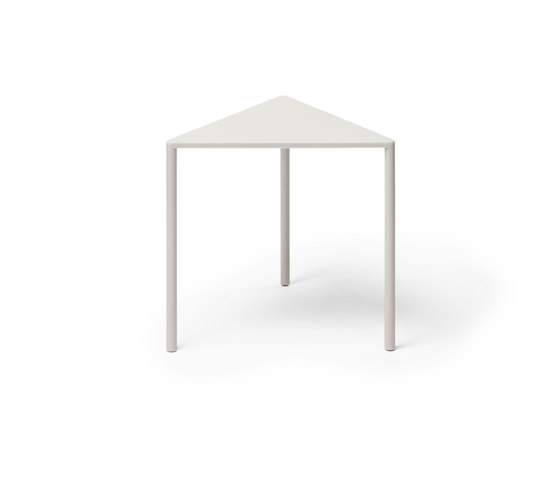 Point 60° Small Table | Side tables | Massproductions