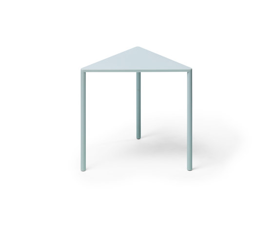 Point 60° Small Table | Tavolini alti | Massproductions