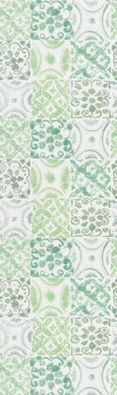 Majolica Wallpaper | Pesaro - Emerald | Drapery fabrics | Designers Guild