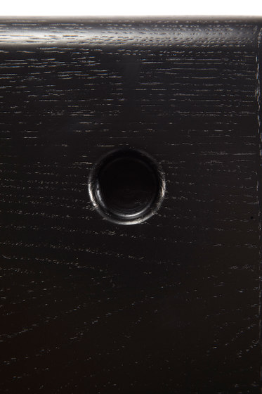 Teve | medium - oak black stain - with recesses | Mesas auxiliares | Wiinberg