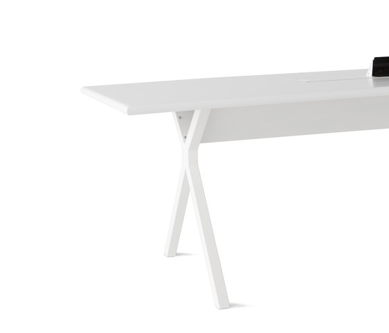Inch by Inch | Contract tables | Balzar Beskow