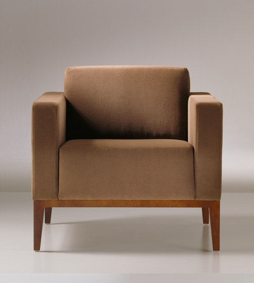 Alia | Wood Lounge | Poltrone | Cumberland Furniture