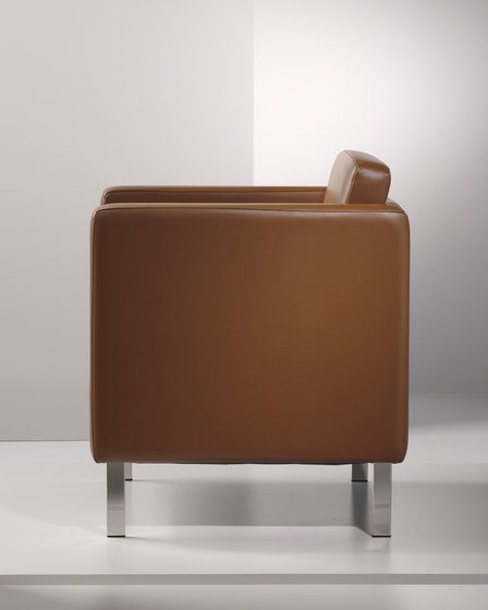 Lisa | Lounge Chair | Poltrone | Cumberland Furniture